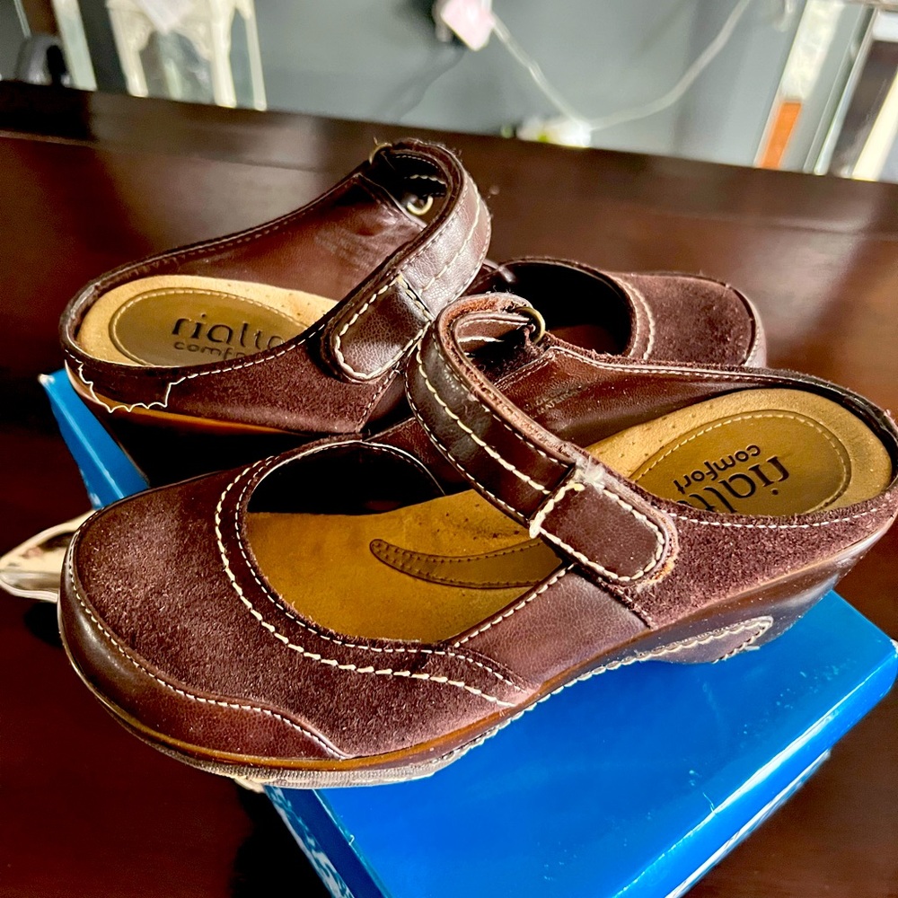 Brown Clog Shoe size 7
